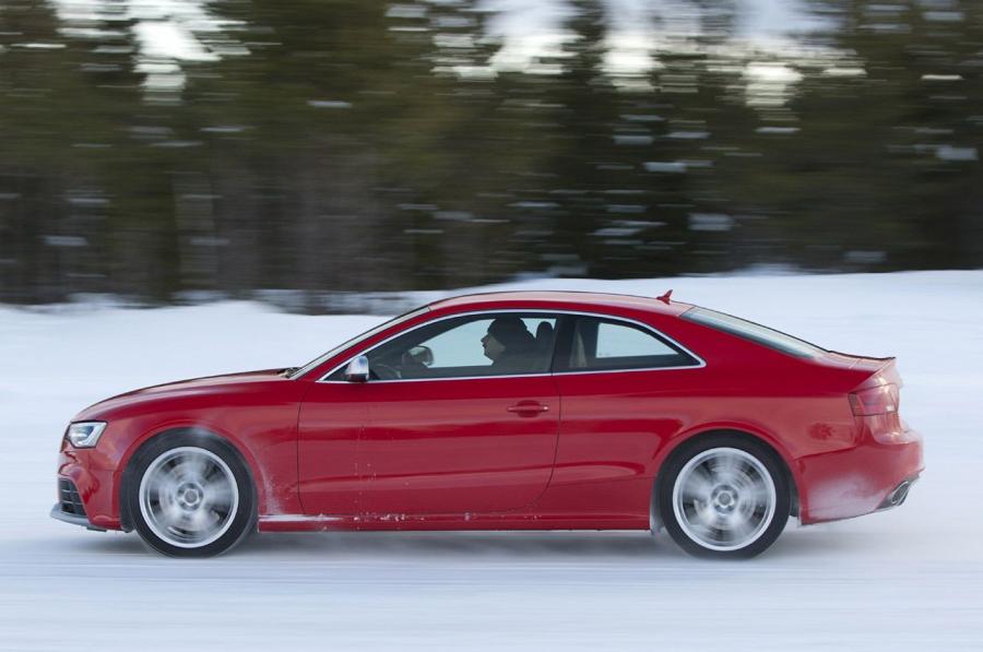  Audi RS5 Coupe 2012 года  (WW) (фото 24 из 85)